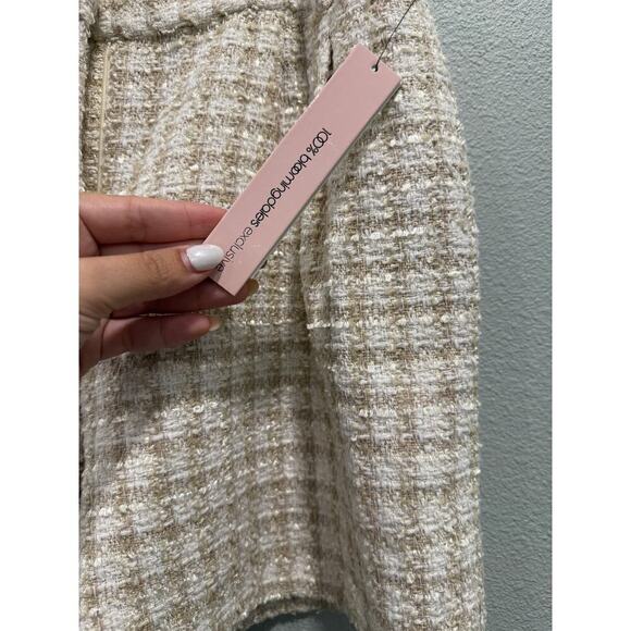 NWT AQUA Tweed Pleated Shorts in Cream and Gold; Women's XL - Picture 6 of 9